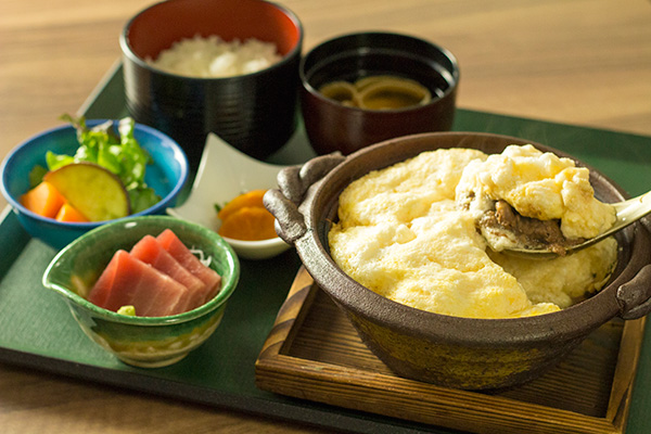 ふわふわ玉子の牛煮込み