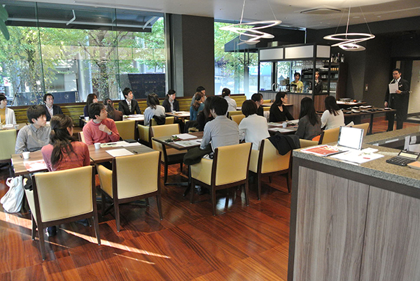 店長矢部の挨拶