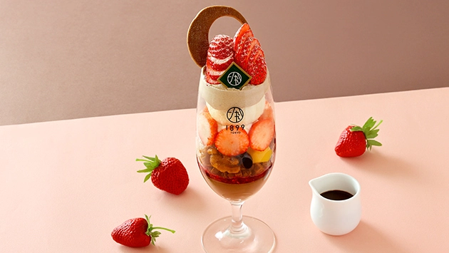 いちごと和紅茶の冬色パフェ