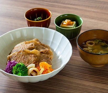 茶美豚丼(ちゃーみーとん)